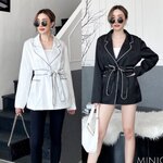 เสื้อคลุมผ้าสูทโพลีเอสเตอร์ เย็บกลับซับในผ้าลื่นทั้งตัว ขอบสีสลับ งานดีไซน์เก๋ แถมเชือกผูกเอว ใส่สบาย : สินค้าคุณภาพ (พร้อมส่ง)