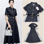 เดรสยีนส์เดนิมสุดสวยคอปกแขนยาวกระดุมหน้าสีทอง ดีไซส์แต่งแทบข้างสองข้าง มาพร้อมเข็มขัดสีดำหัวสีทอง ใส่สบาย : สินค้าคุณภาพ (พร้อมส่ง)