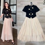 เซ็ตเสื้อเเละกระโปรงผ้าอัดพีทหนาสวยอัดกาวช่วงเสื้อดูลูกคุณมากๆตกเเต่งดอกไม้มาเข้ากับสีกระโปรงผ้าเนื้อดีมีทรงสวยมั้กๆ ใส่สบาย : สินค้าคุณภาพ (พร้อมส่ง)