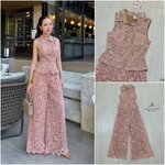 เซต2ชิ้น เสื้อลูกไม้คอปกแขนกุดกระดุมหน้าแบบแกะออกได้ มาพร้อมกางเกงขายาวอัดพลีทสวย จับจีบแน่น เนื้อเกรดพรีเมียมอัดกาวทั้งเซต ใส่สบาย : สินค้าคุณภาพ (พร้อมส่ง)