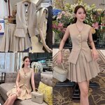เซ็ทกระโปรงพลีทสั้นมาพร้อมกับเสื้อเวสคอวีแต่งกระดุมทองเม็ดใหญ่หรูมาก ใส่สบาย : สินค้าคุณภาพ (พร้อมส่ง)