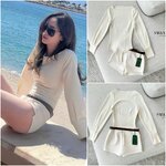 เซตบอดี้สูทแขนยาวดีไซน์คอกว้างทรงเหลี่ยมตัดเย็บเข้ารูปช่วยเก็บทรงช่วงเอวให้ดูเพรียว คัตติ้งดีเย็บเข้ารูปตั้งแต่ช่วงอกจรดเอว +กางเกงขาสั้น ใส่สบาย : สินค้าคุณภาพ (พร้อมส่ง)