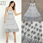 เดรสสายเดี่ยวตัวยาวสวยเก๋ ด้วยการปักแต่ง ลายดอกไม้สวยมีดีเทลแปลกตา ทั้งตัวชุด ทรงเดรสทรงเอบาน ปล่อยพริ้วสวย ดูดีมาก บอกเลยแนะนำเลยจ้า งานดี งานเป๊ะ พร้อมส่ง