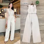 จั้มสูทกางเกงขายาว ลุคเรียบหรู ดูผู้ดี ดีเทลคอวีเย็บอัดจีบ ช่วงหน้าอก ช่วงเอวมีเข็มขัด หนังสีเดียวกับชุด ใส่สบาย สินค้าคุณภาพ (พร้อมส่ง) สำเนา