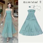 เดรสเกาะอกสีเขียวพาสเทล ท่อนบนดีเทลจับจีบแนวนอนเพิ่มความโดดเด่น กระโปรงทรงบานพลิ้วด้วยผ้าเนื้อเบา เสริมลุคหวานและหรู พร้อมสายคล้องคอประดับดอกไม้ ใส่สบาย : สินค้าคุณภาพ (พร้อมส่ง)