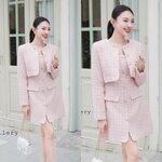 ชุดเซ็ต2 ชิ้น เสื้อครอปทรงสวยแขนยาวทรงเก๋ ใส่แมตท์กับชุดเดรสกระโปรงทรงเอ มีฟองน้ำเสริมทรงในตัว เนื้อผ้าทวีตมีเทคเจอร์สุดพรีเมี่ยมซับในทั้งตัว ใส่สบาย : สินค้าคุณภาพ (พร้อมส่ง)