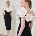 เดรสดอกกุหลาบ แต่งเพชร ตัวชุดเป็นผ้ายืดเนื้อหนาเก็บทรงสวย เพิ่มความหรูหราด้วยดอกกุหลาบรอบไหล่ แต่ง ด้วยเพชรตรงกลางดอกไม้ ด้านหลังเป็นซิปหลัง ยาวทำให้ใส่ง่ายขึ้น ใส่สบาย : สินค้าคุณภาพ (พร้อมส่ง)