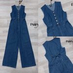 จั้มสูทยีนขายาวแขนกุด คอวีกระดุมไม้..ด้านหลังมีเชือก สำหรับผูกโบว์ มีกระเป๋าหน้าหลัง. ใส่สบาย สินค้าคุณภาพ (พร้อมส่ง) .