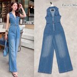 จั้มสูทยีนส์ ลุคสมาร์ทเกิร์ล ใครใส่ก็สวย ดูดีค่ะ ดีเทลคอวีแต่งปกทรงซิบหน้า กางเกงมี กระเป๋าข้าง ทรงเข้ารูป มาพร้อมเข็มขัด ขากางเกง ทรงกระบอกกลาง ใส่สบาย : สินค้าคุณภาพ (พร้อมส่ง)