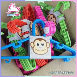 (9199) ไม้แขวนเสื้อ 4 แพ็ค (รวม 24 ชิ้น)