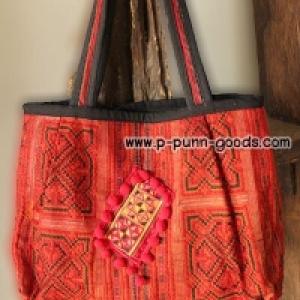 กระเป๋าผ้าม้งปักลาย