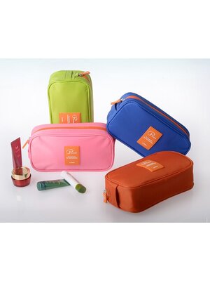 กระเป๋าใส่อุปกรณ์อิเล็กทรอนิกส์ กระเป๋าไอที หรือปรับเป็นใส่เครื่องสำอางก็ได้ ผลิตจากไนล่อนกันน้ำคุณภาพดีมี 4 สีให้เลือก