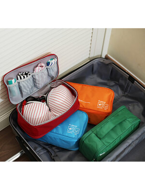 กระเป๋าใส่ชุดชั้นใน กางเกงชั้นใน มีช่องแบ่งเก็บที่ใส่แล้ว ผลิตจากไนล่อนเนื้อดีกันน้ำ มีให้เลือก 6 สี