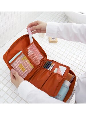 กระเป๋าอเนกประสงค์พกพาสะดวก สำหรับใส่อุปกรณ์เครื่องสำอาง อุปกรณ์ห้องน้ำ หรือสิ่งของจำเป็นอื่นเพื่อการเดินทาง ทำจากไนล่อนกันน้ำคุณภาพดี