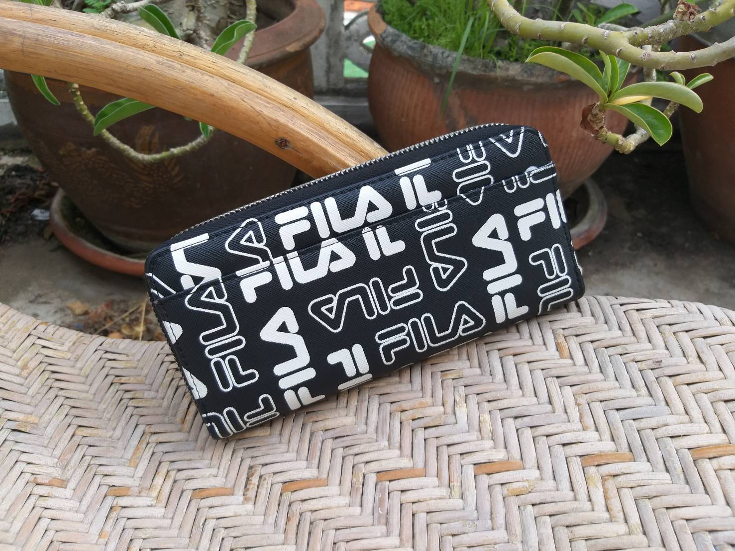 กระเป๋าสตางค์ใบยาว FILA ของแท้