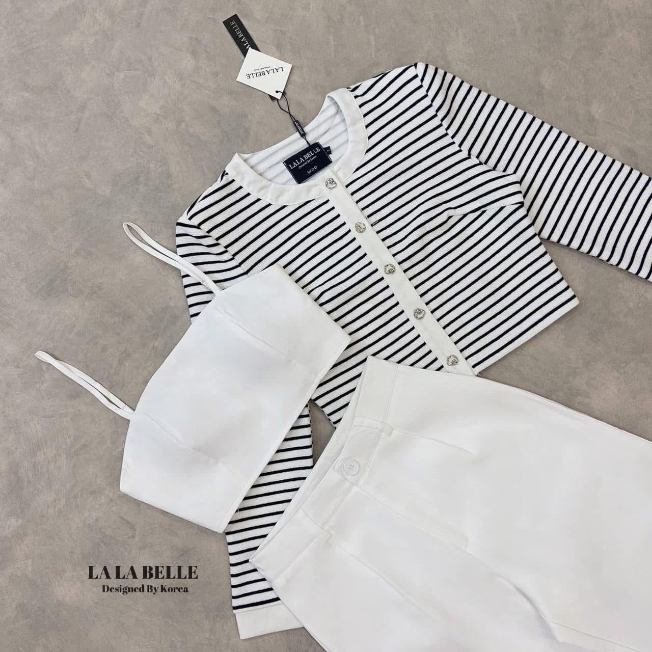 เซต3ชิ้น เสื้อสายเดี่ยวปรับสายได้เสริมฟองน้ำหน้าอกใส่คู่กางเกงขายาวทรงสวยมากมีซับในอัดกาวทั้งชุดเนื้อผ้าทอลายไม้มาพร้อมเสื้อคลุมลายริ้ว ใส่สบาย : สินค้าคุณภาพ (พร้อมส่ง)