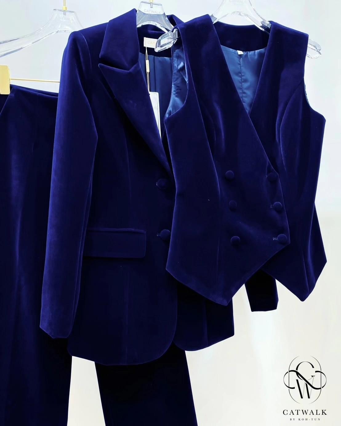 เซตBLAZER 3ชิ้น เสื้อคลุม+เสื้อกั๊ก+กางเกงขายาว งานผ้ากำมะหยี่ เกรดเอ เนื้อผ้าสวยมาก : สินค้าคุณภาพ (พร้อมส่ง)