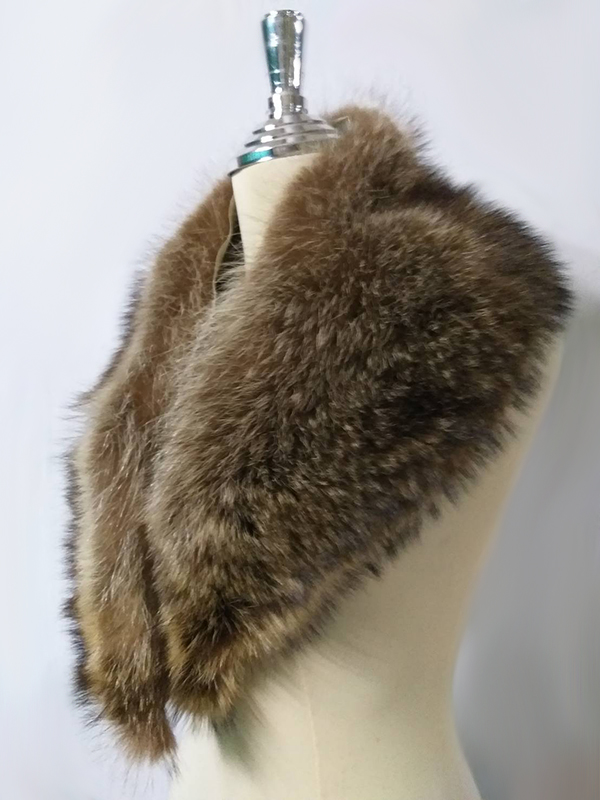 ผ้าพันคอขนเฟอร์แรคคูนแท้ สีน้ำตาลเหลือบ ขนฟูอวบแน่น