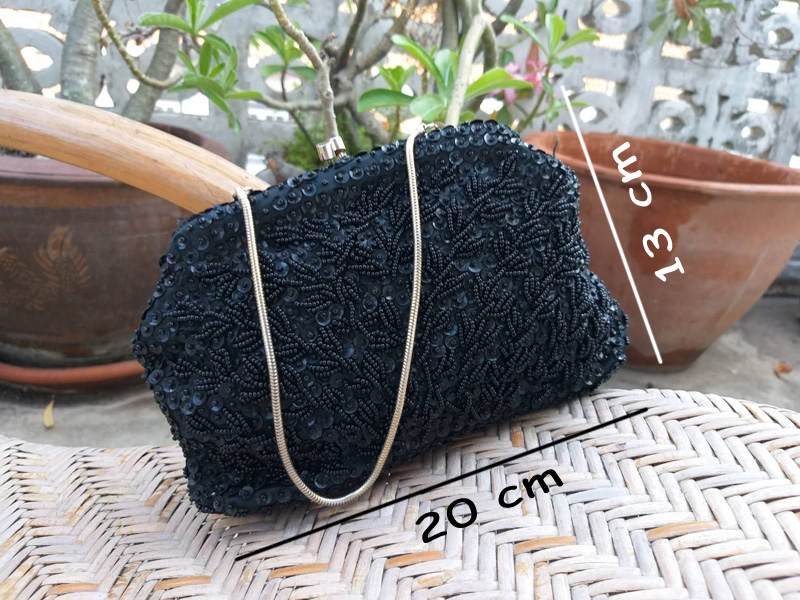 กระเป๋าหรูออกงานร้อยลูกปัด ปักเลื่อมทั้งใบ สวยมากๆๆ