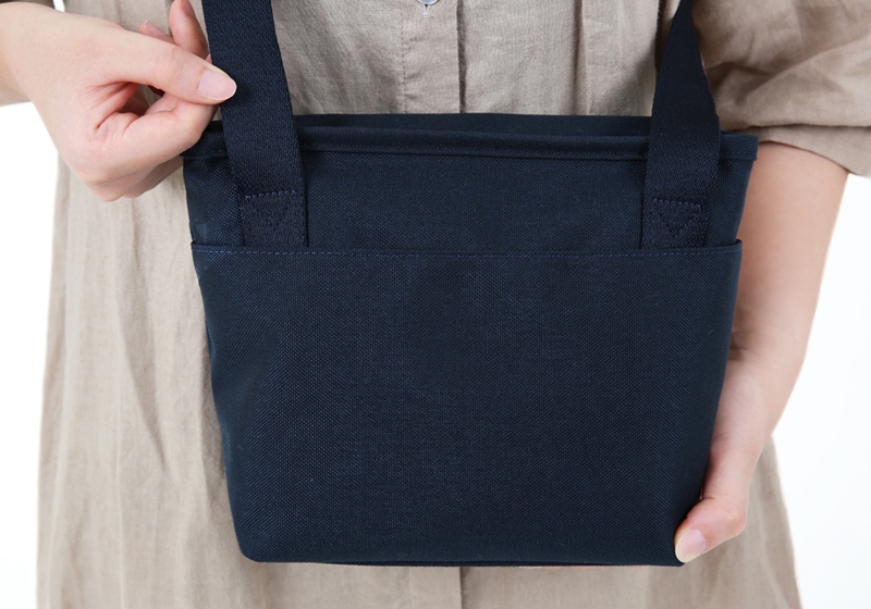 DINIWELL MESSENGER BAG กระเป๋าสะพายอเนกประสงค์ ใส่ได้ทั้งทำงาน ท่องเที่ยว ช่องเยอะ น้ำหนักเบา ผลิตจากไนล่อนคุณภาพสูง กันน้ำ มี 4 สีให้เลือก