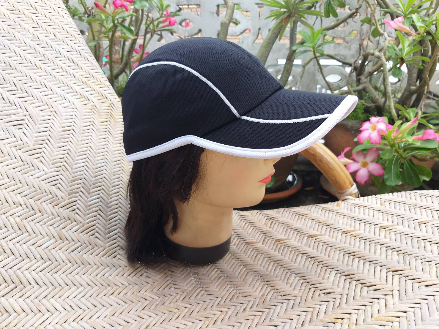 หมวกนักวิ่ง asics ราคาเต็ม 1800 (ของใหม่)