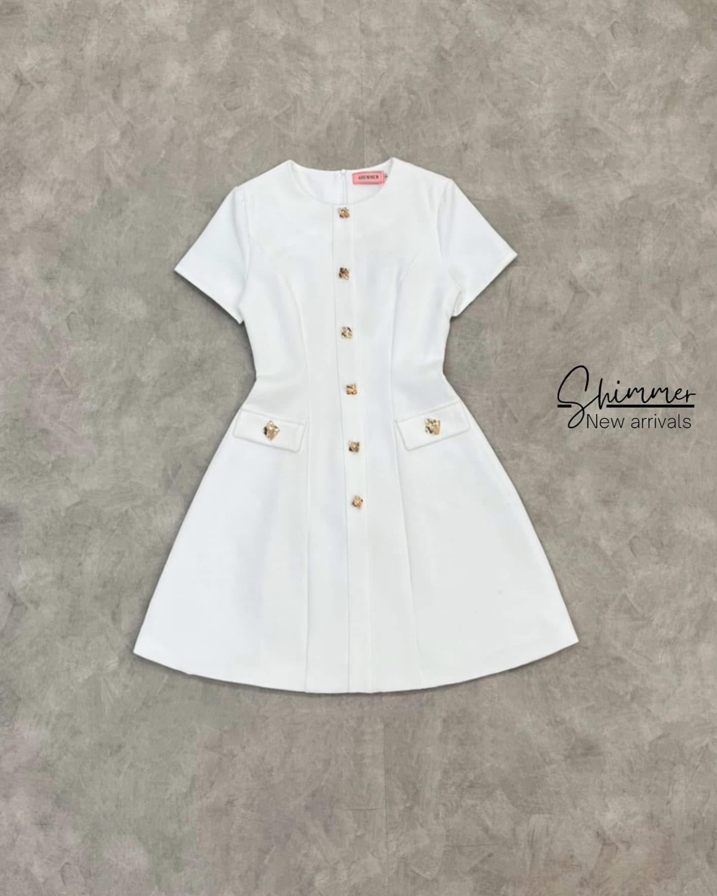 มินิเดรสแต่งกระดุมสีทองดีไซน์สวยคลาสสิคเนื้อผ้าพรีเมียมทั้งชุด ใส่สบาย : สินค้าคุณภาพ (พร้อมส่ง)