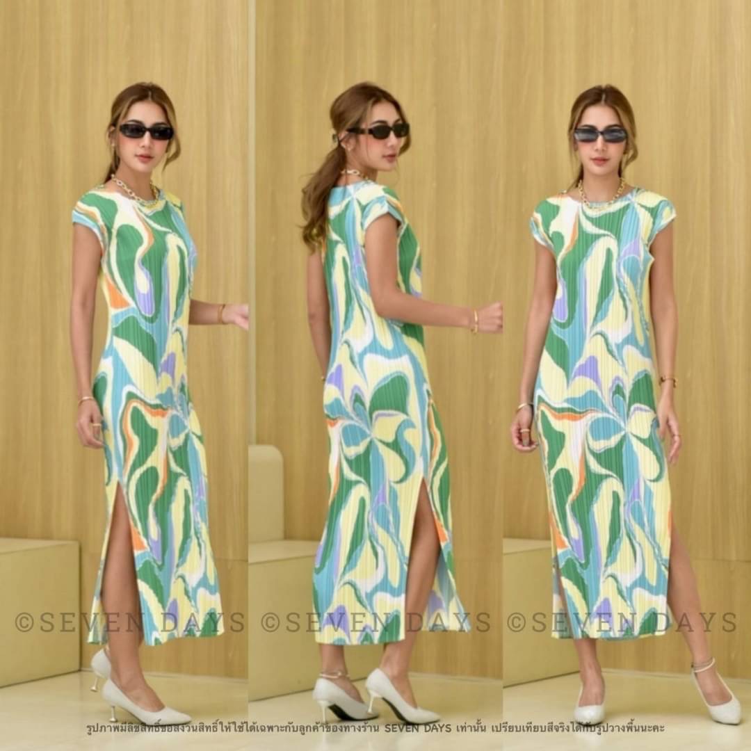 ชุดเดรสยาวผ้าอัดพลีททั้งตัวอย่างดี ลายกราฟิก หรูสวย เนื้อผ้าทิ้งตัวและอยู่ทรงตามแบบฉบับงาน แบรนด์ ใส่สบาย สินค้าคุณภาพ (พร้อมส่ง)