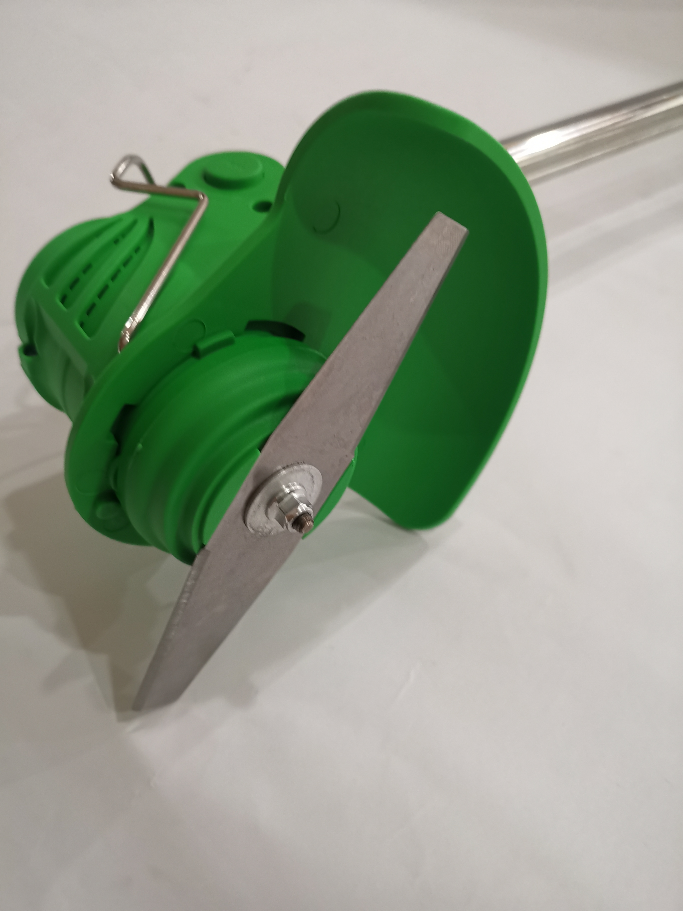 เครื่องตัดหญ้าแบตเตอรี่ขนาดเล็ก เครื่องตัดหญ้าไร้สาย เครื่องตัดหญ้าไฟฟ้า