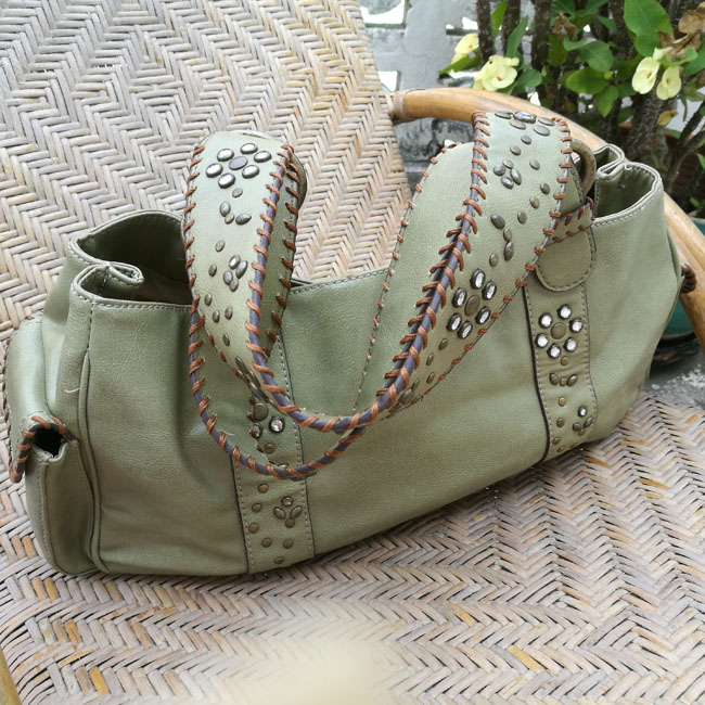 กระเป๋าหนังแท้ NINE WEST สีสวยหายาก ช่องเยอะมาก สวยค่ะ