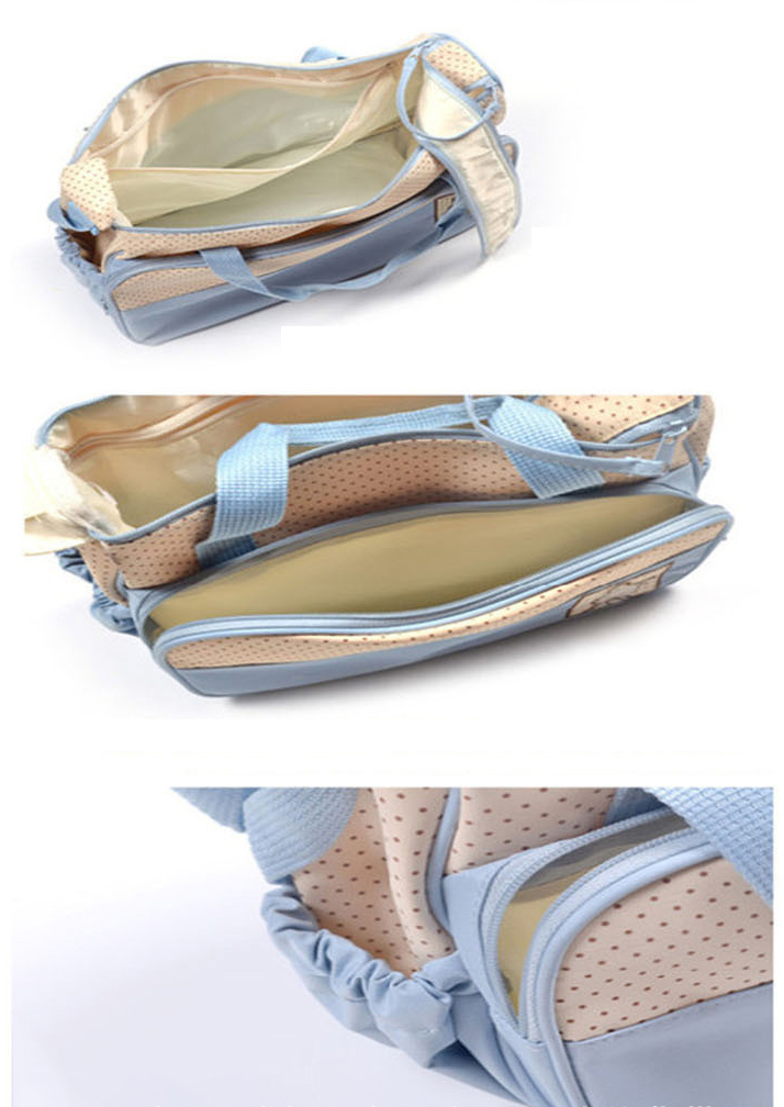 กระเป๋าเด็กอ่อน กระเป๋าคุณแม่ ใส่สัมภาระลูก Set 4 ชิ้น ผ้านุ่มลื่นกันน้ำ ลายจุดน่ารัก อย่างดี