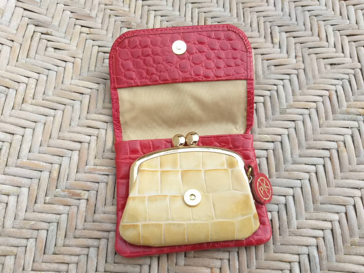 กระเป๋าสตางค์ใบเล็ก เก๋มาก น่ารักสุดๆ(ของใหม่)