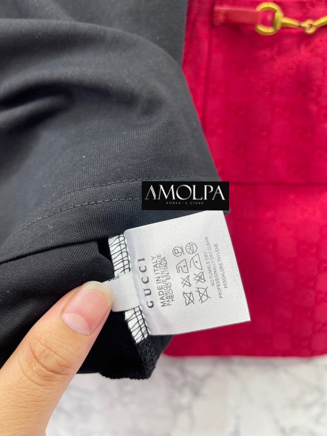 SET GG งานใหม่ 2024SS ตัวเสื้อแขนสั้นต่อแขนผ้าทอGGสีแดง แต่งอะไหล่ HORSEBIT มาพร้อมกระโปรง ผ้าทอแดงGG แต่งอะไหล่ HORSEBIT ใส่เข้ากันลง ใส่สบาย สินค้าคุณภาพ (พร้อมส่ง)