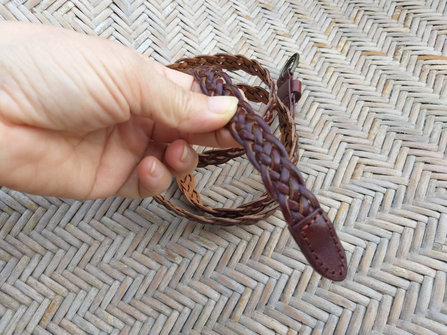 เข็มขัดหนังแท้ หนังสานลายสวย น่ารักมาก