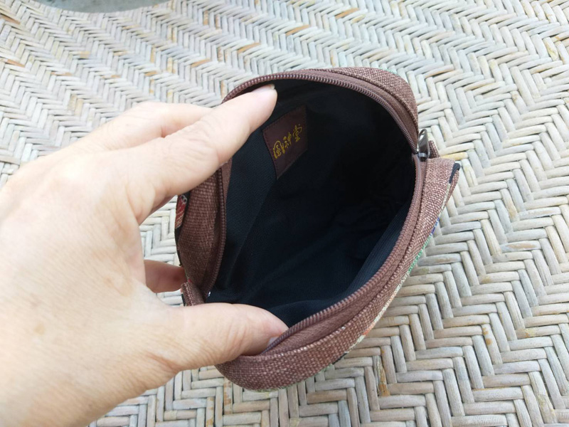 กระเป๋าสตางค์ผ้าทอสุดคลาสสิค สวยน่าใช้