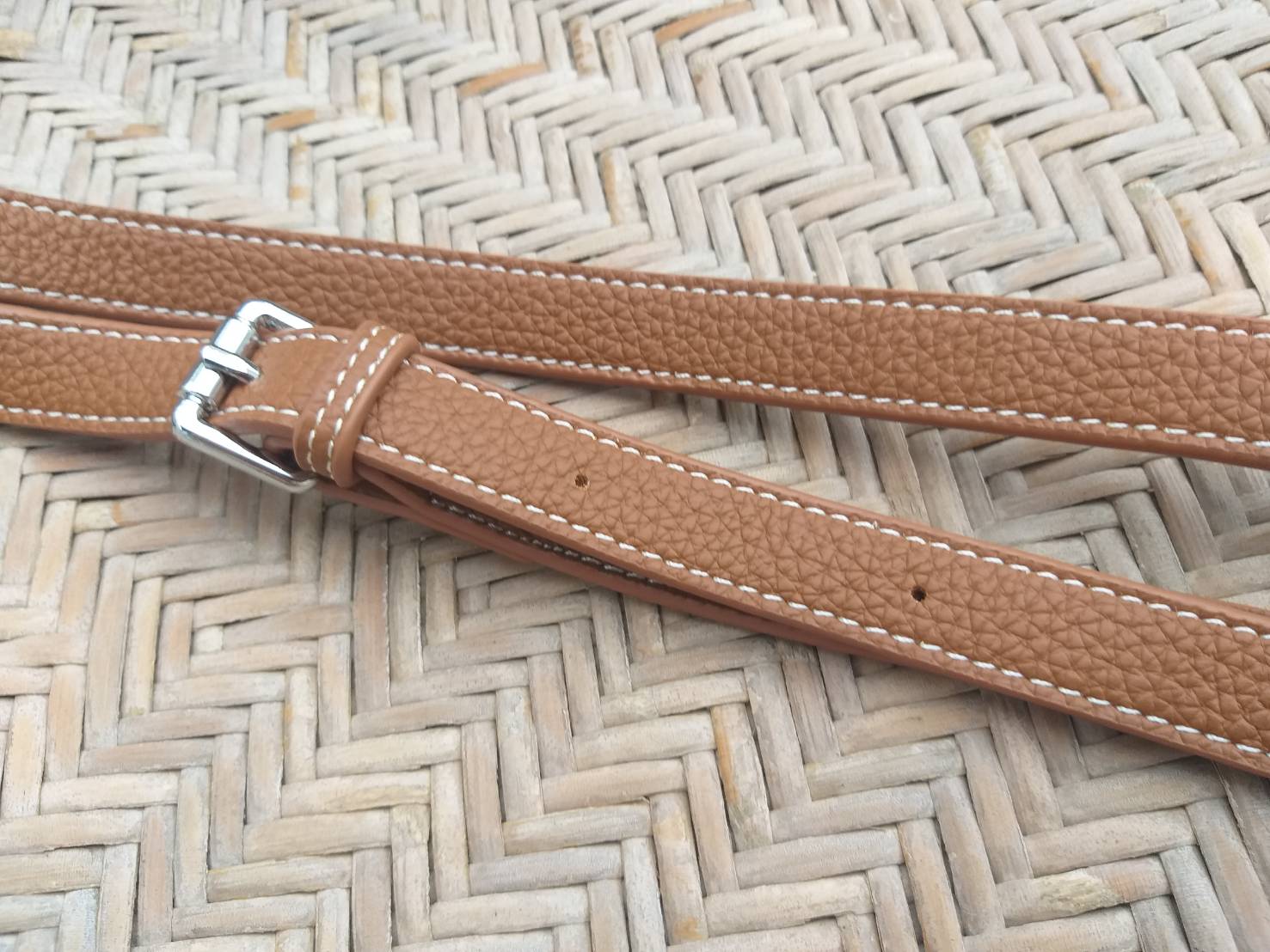 สายกระเป๋า หนังสีน้ำตาล (ของใหม่)