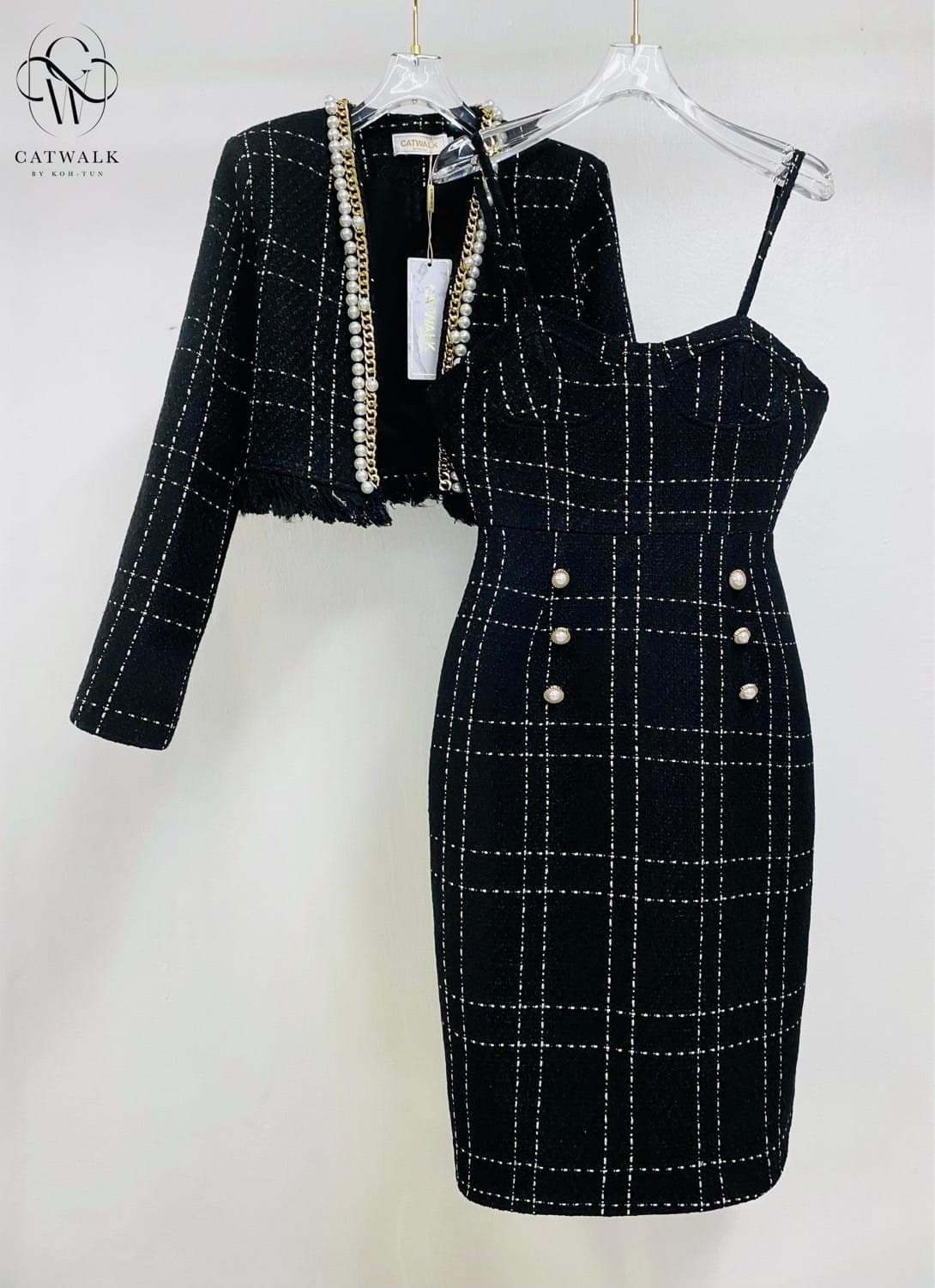 เซตเดรส สายเดี่ยวเสื้อคลุมผ้าทวีตแต่งมุก เนื้อผ้าทวีต เกรดเอ ทอเป็นลายดูโดดเด่นสุดๆ ตัวชุดเป็น ทรงเข้ารูป ใส่สบาย สินค้าคุณภาพ (พร้อมส่ง)