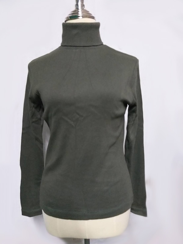 เสื้อแขนยาวคอเต่า Uniqlo ไซด์ M (ของใหม่)
