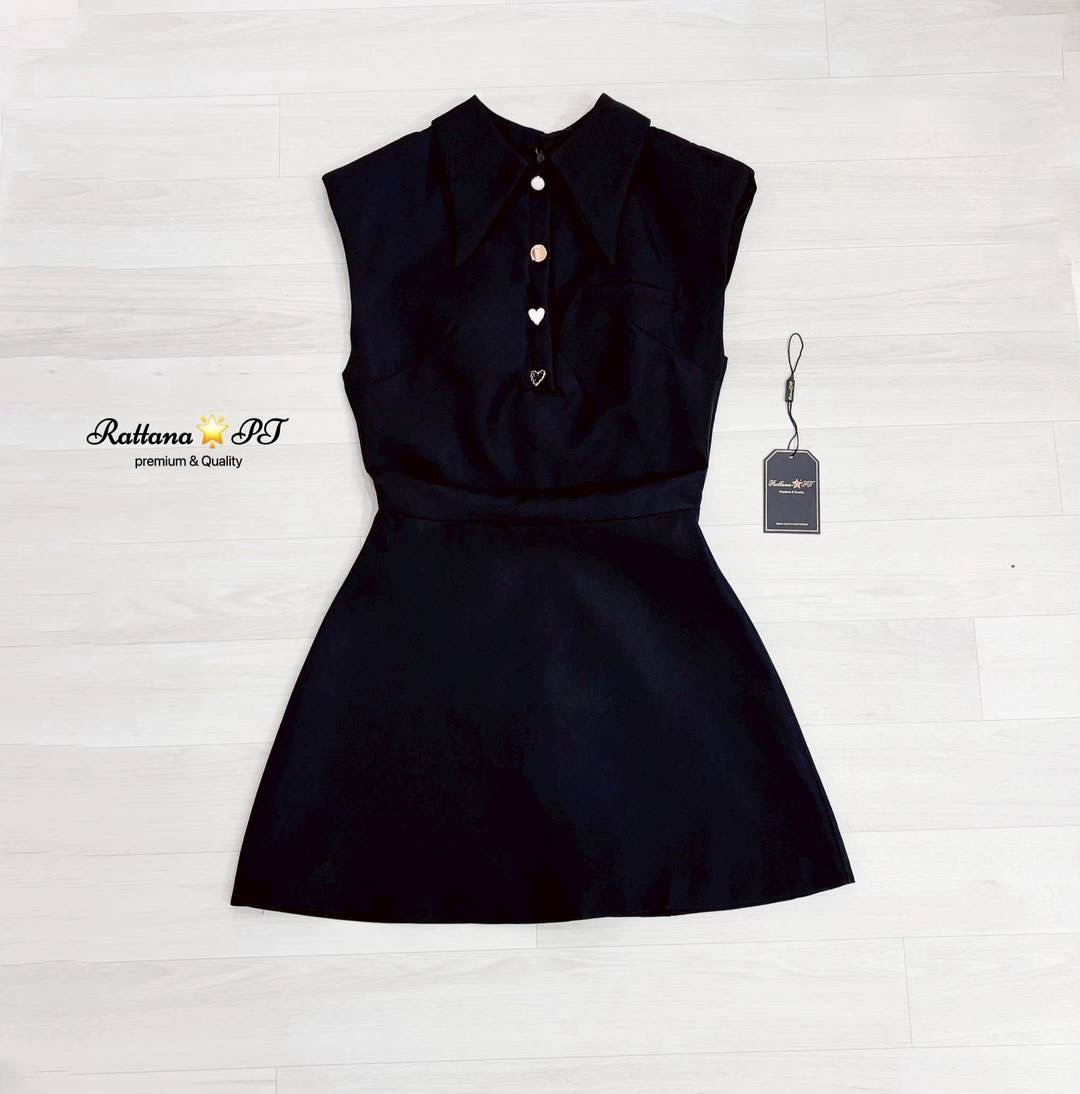 เดรส ทรงสวยมาก เป็นคอปก มีกระดุมด้านหน้า หน้าอกมีฟองน้ำ มีซิบด้านหลัง มีซับในทั้งชุด ใส่สบาย : สินค้าคุณภาพ (พร้อมส่ง)