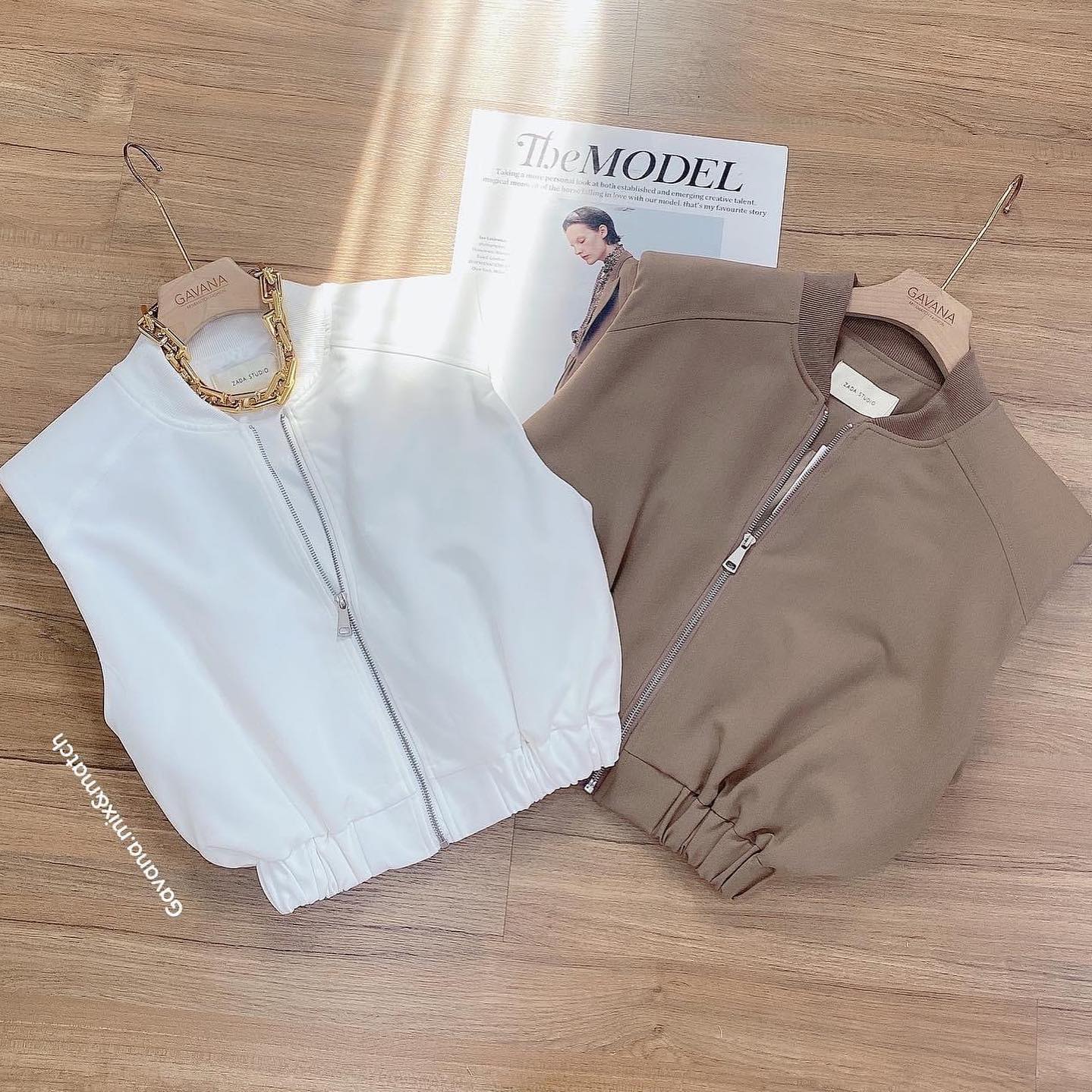 Jacket แขนกุดรูดซิปหน้าบ่าเสริมฟองน้ำ จั้มยางยืดช่วงชาย มีซับในในตัว ใส่คลุมเก๋ๆเลยค่ารุ่นนี้ . : สินค้าคุณภาพ (พร้อมส่ง)