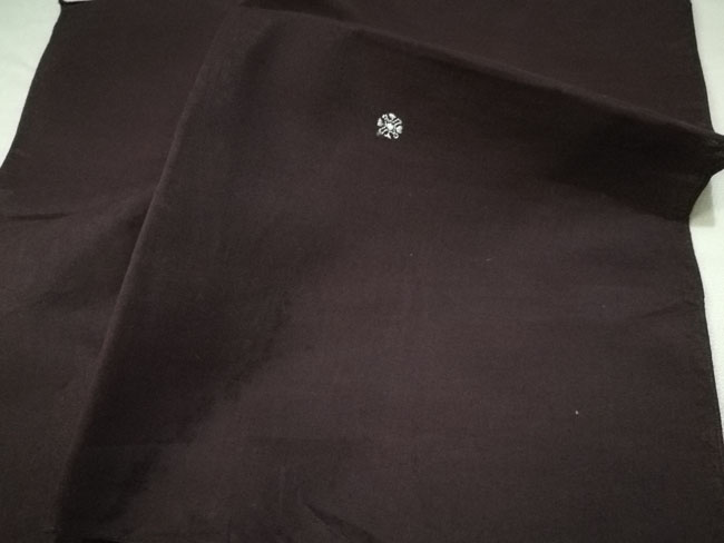 ผ้าเช็ดหน้าสีน้ำตาลไหม้