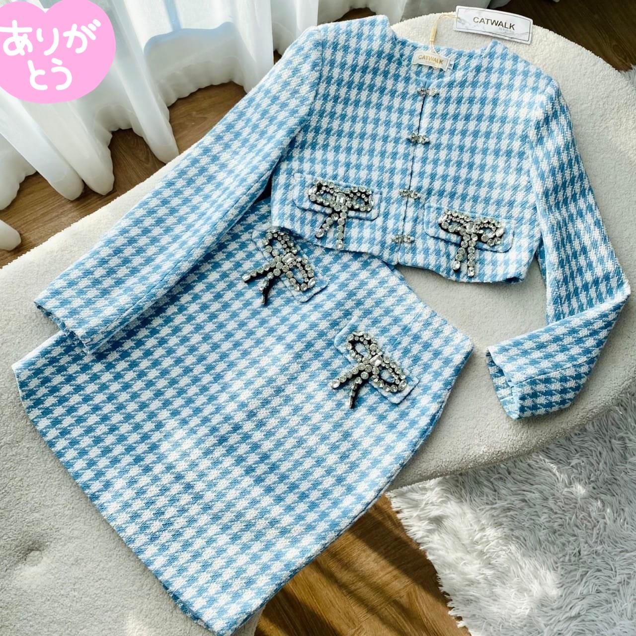 เซตผ้าทวิตลายชิโนริเสื้อครอปแต่งโบว์เพชร+กระโปรงทรงสอบ เนื้อผ้าทวิตทอลายเกรดเอ งานhiend ใส่สบาย สินค้าคุณภาพ (พร้อมส่ง)