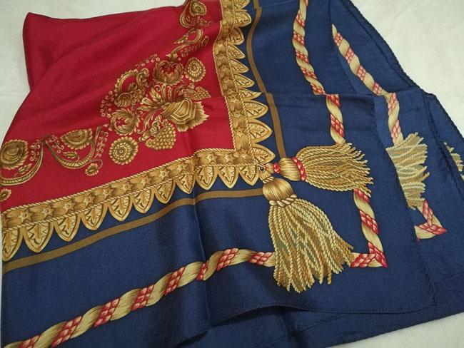 ผ้าผูกคอ ผูกไหล่ silk สวยมาก นุ่มมาก ผืนใหญ่
