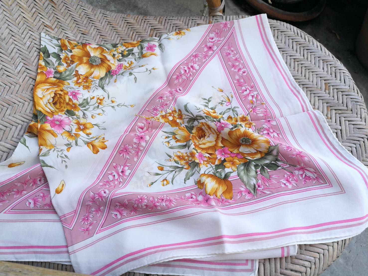 ผ้าคลุมไหล่ ผ้าผูกคอ 100% Silk