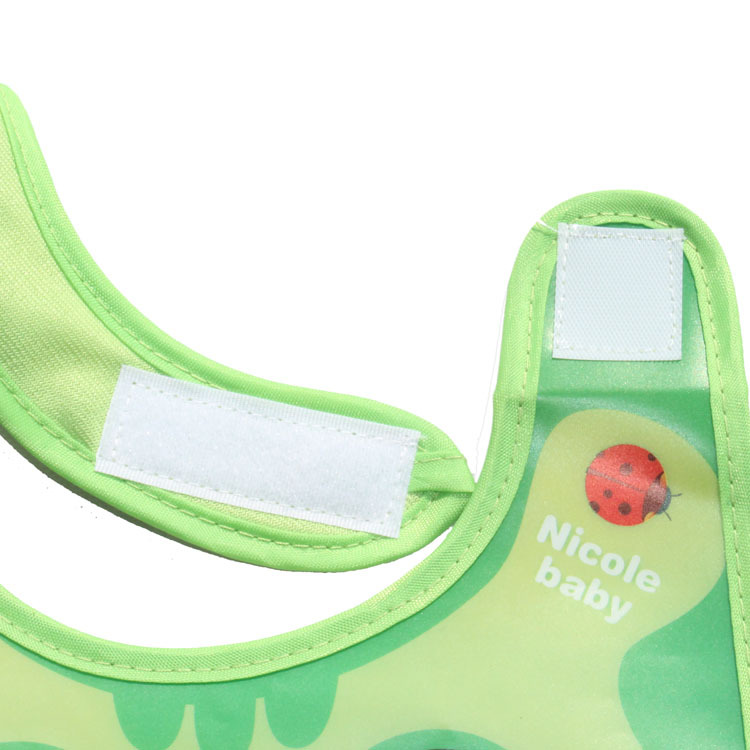 ผ้ากันเปื้อนรองเศษอาหารเด็ก 2 in 1 ถาดซิลิโคน ถอดออกได้ ลายการ์ตูนน่ารัก