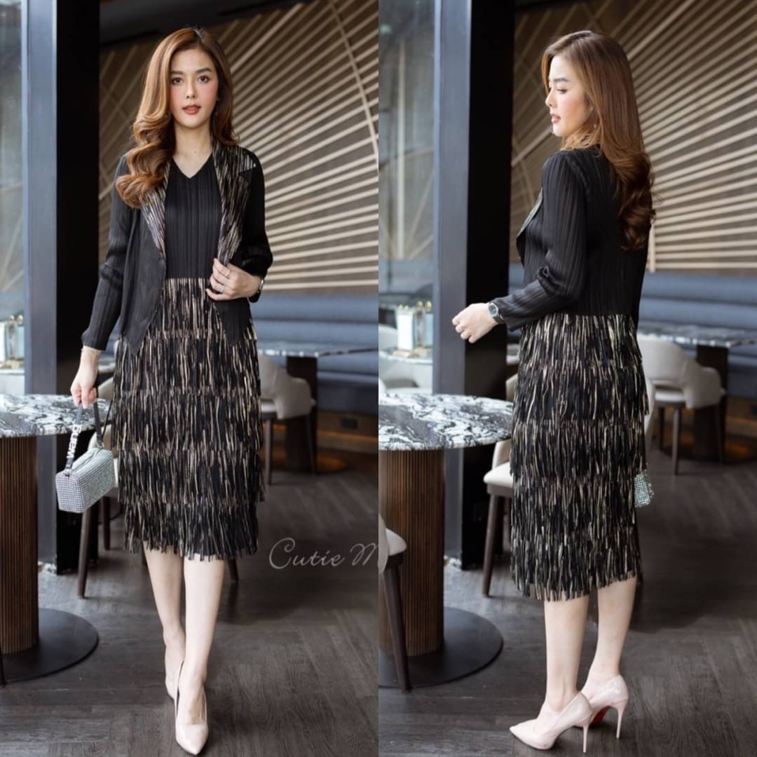 ชุดเซต เดรส+เสื้อคลุมผ้าอัดพลีท Premium มาพร้อมลายผ้าผสมด้วยสีทองเมทัลลิค งานแต่งดีเทลด้วยพู่เป็นชั้นๆ ใส่สบาย สินค้าคุณภาพ (พร้อมส่ง)