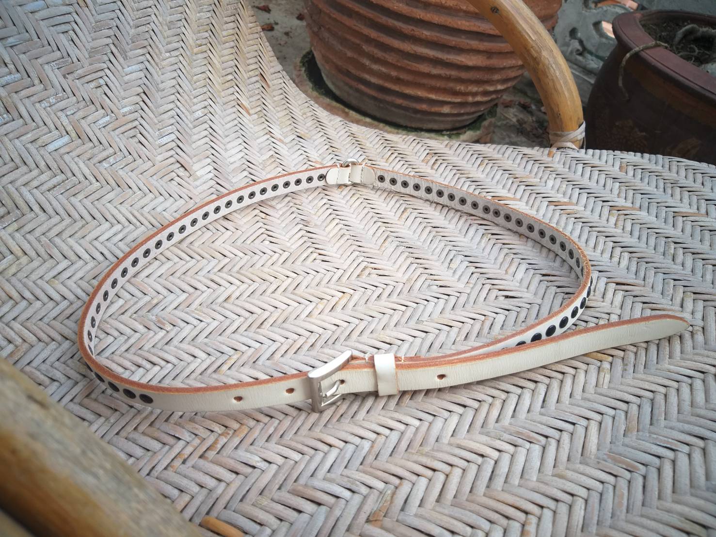 เข็มขัดหนังแท้ ติดหมุด สวยเท่ๆ