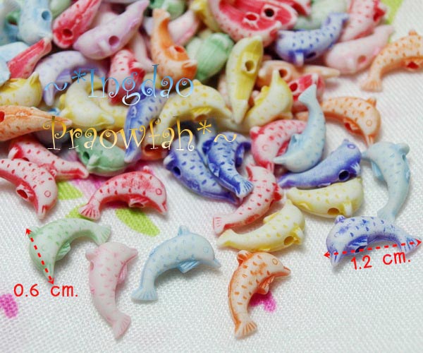 9546mt ลูกปัด โลมา คละสี ขนาด 0.6 x 1.2 ซม. (10 กรัม / 64 ชิ้น)