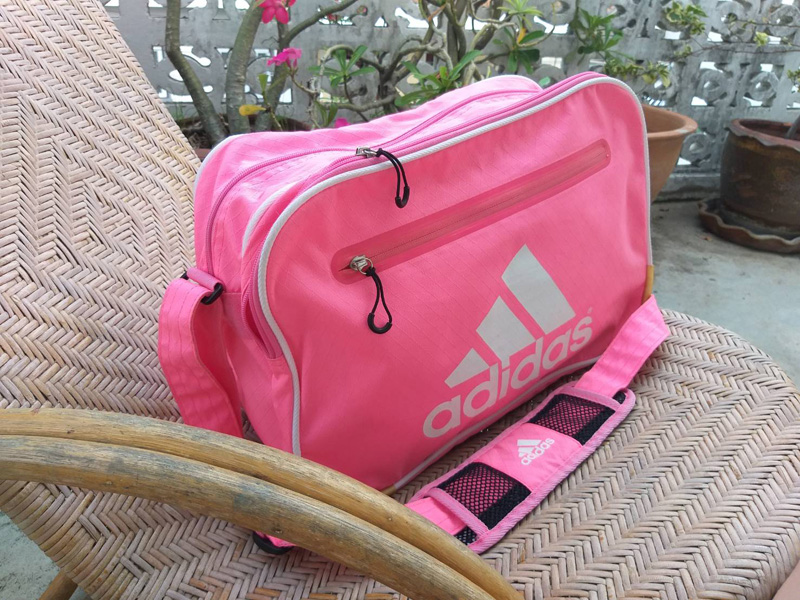 กระเป๋า adidas แท้ ใบใหญ่