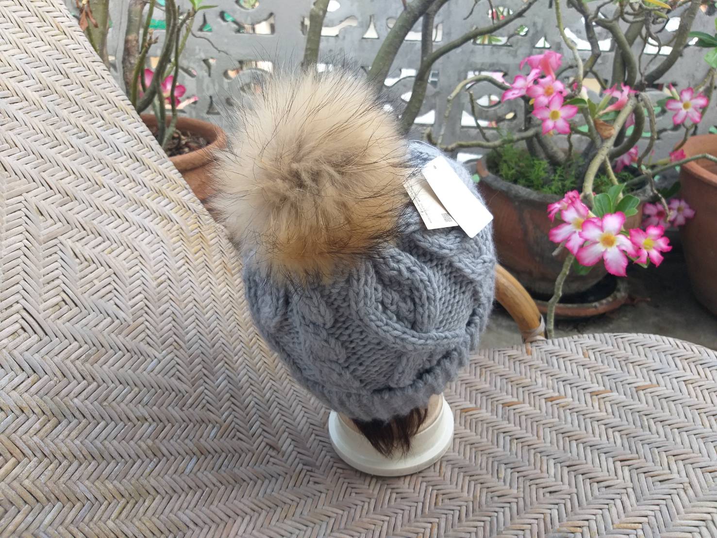 หมวกไหมพรม 2OZ จุก fur fox แท้ (ของใหม่)