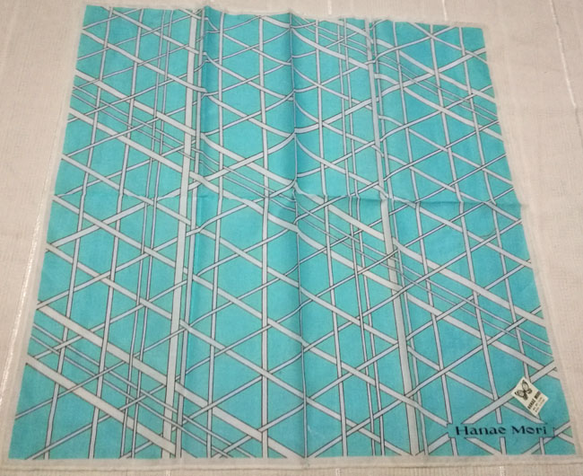 ผ้าเช็ดหน้าแบรนด์ญี่ปุ่น HANAE MORI มี 2 สี